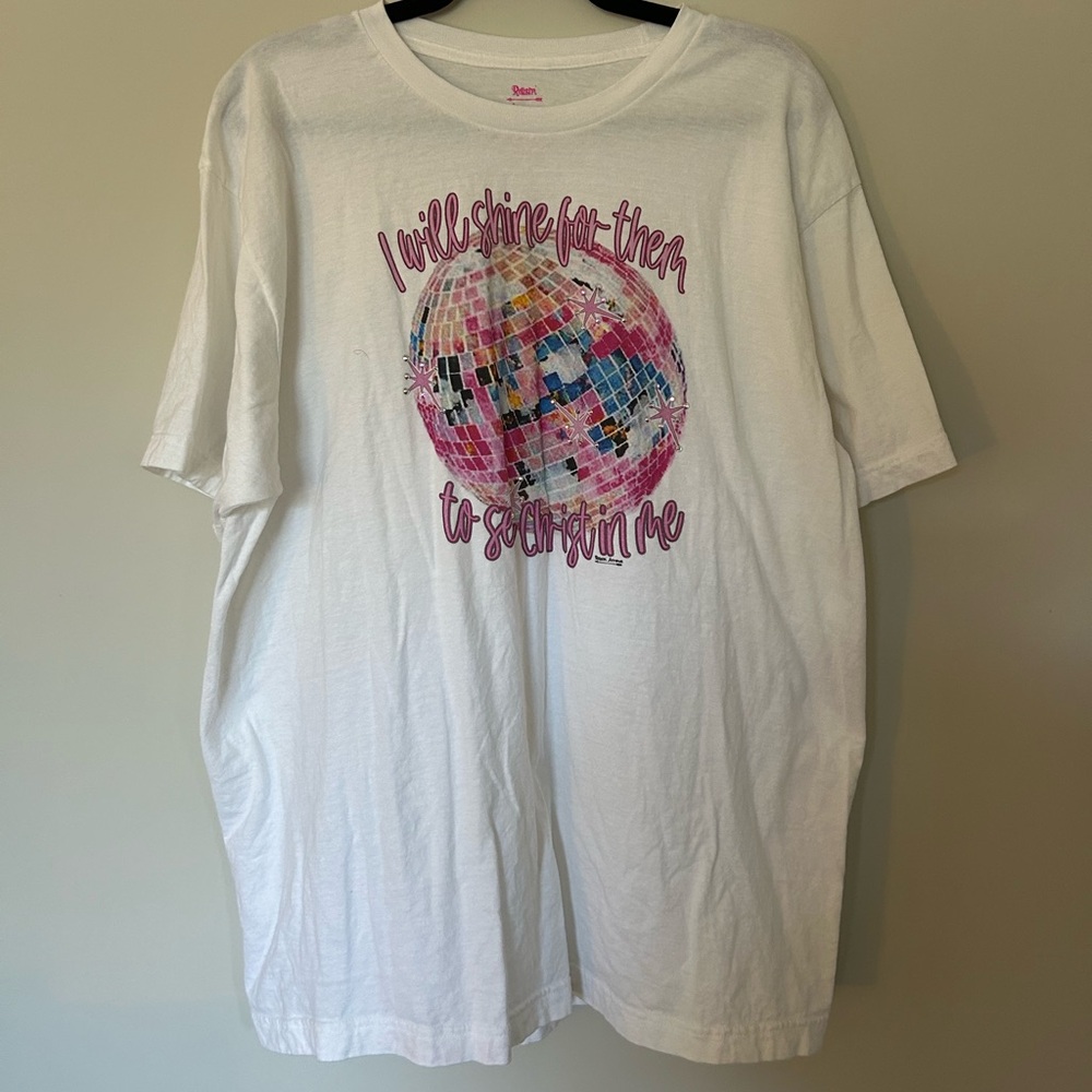 Oversized t-shirt in great condition. Only worn once